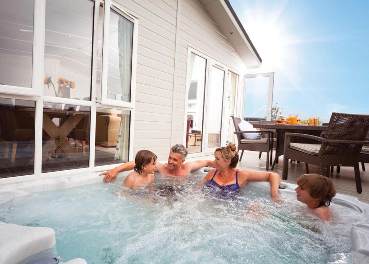 Piran Meadows Resort Newquay  Bagian luar foto