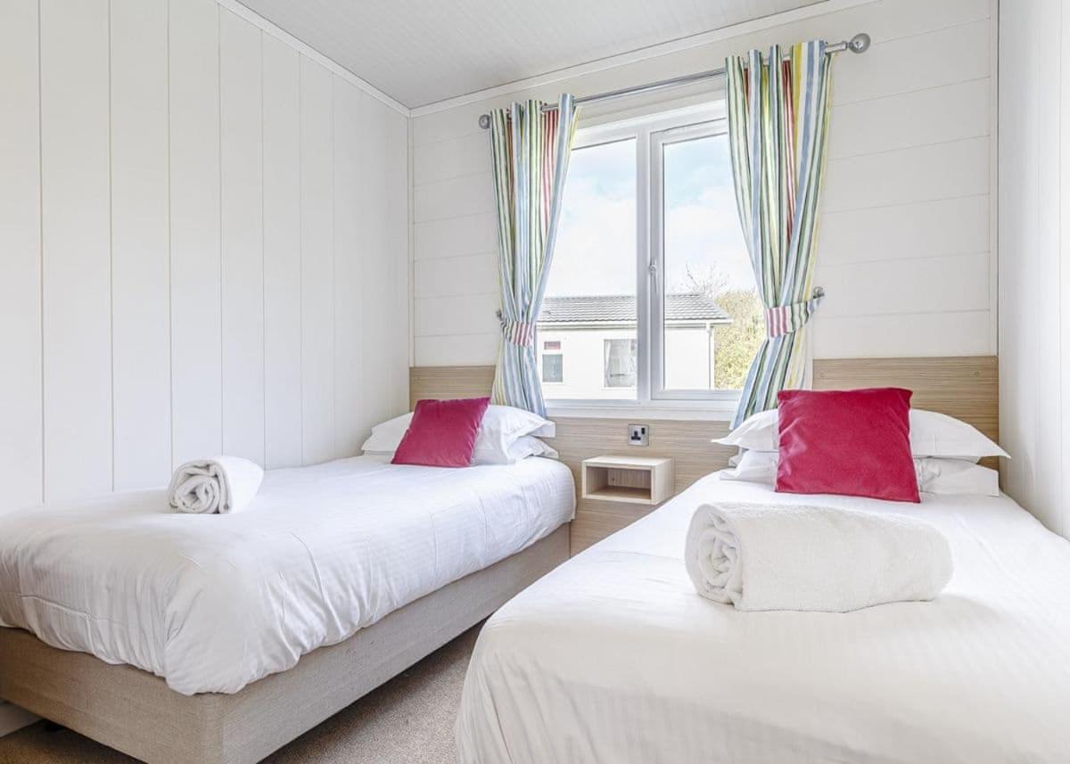 Piran Meadows Resort Newquay  Bagian luar foto